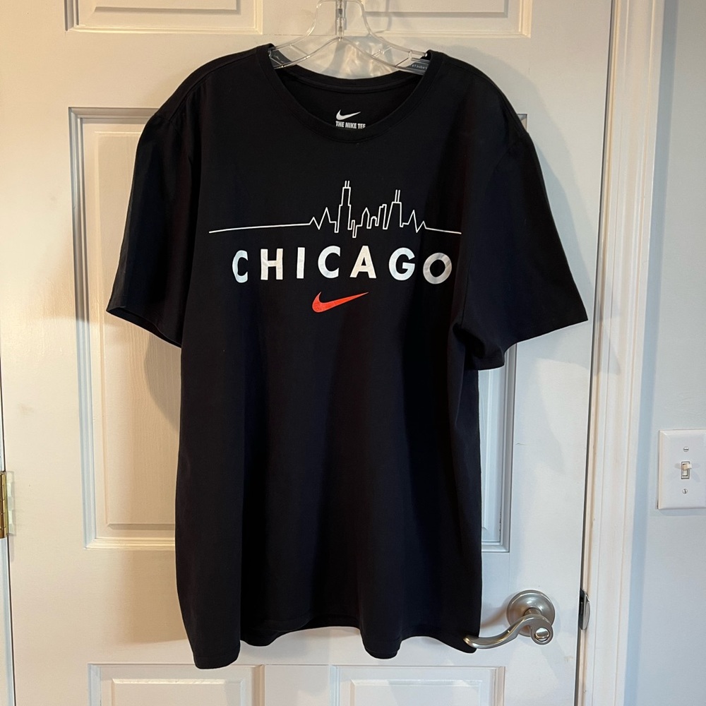 NIKE MEN’S SPORTSWEAR TEE SHIRT EXCELLENT CONDITION-NEW W/O TAGS